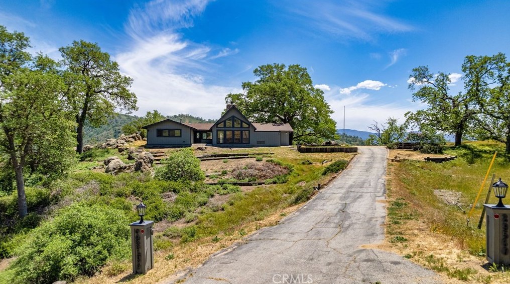 29560 Horsethief Dr, Tehachapi, CA 93561
