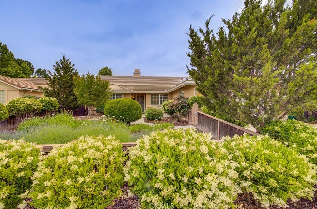 196 Stonebridge Ln, Lake Nacimiento, CA 93446