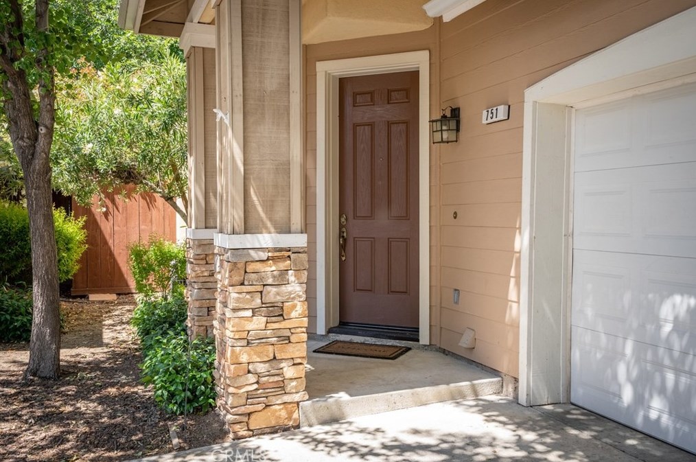 751 Cottage Ln, Lake Nacimiento, CA 93446