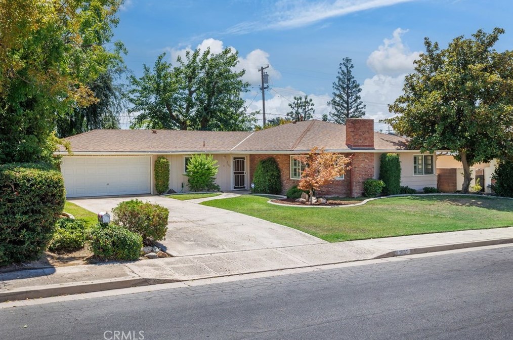 2607 Crest Dr, Bakersfield, CA 93306-1420