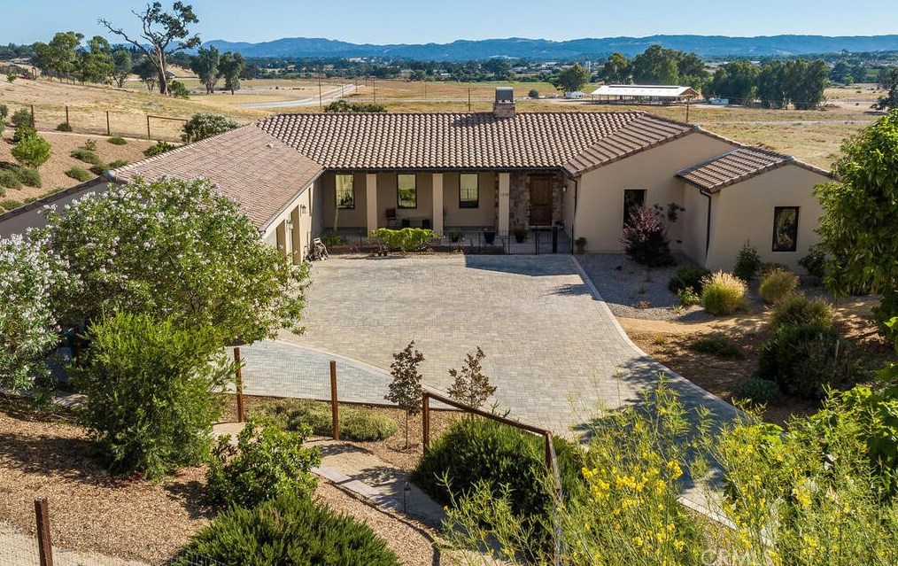 1210 Fire Rock, Templeton, CA 93465