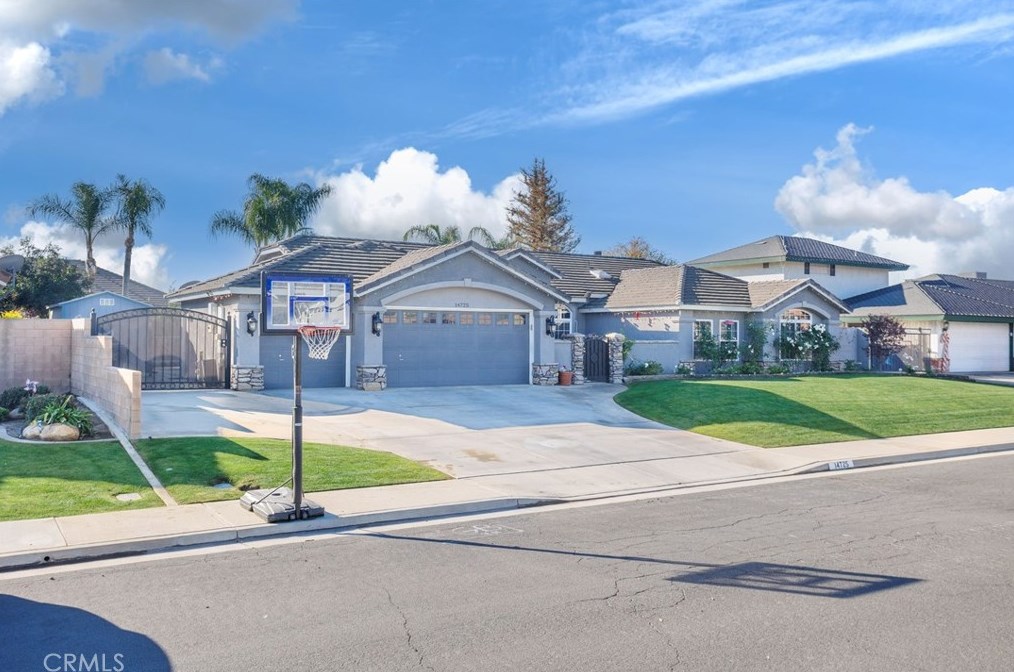 14725 Harvest Crest Ave, Bakersfield, CA 93314