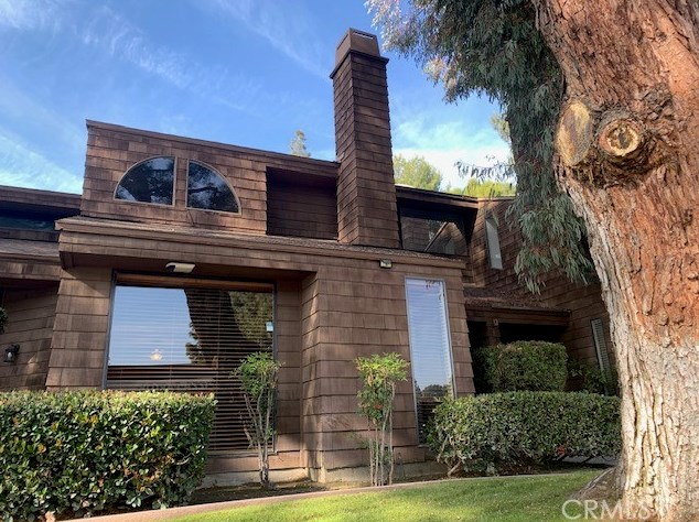 2201 Barrington St #11, Bakersfield, CA 93309