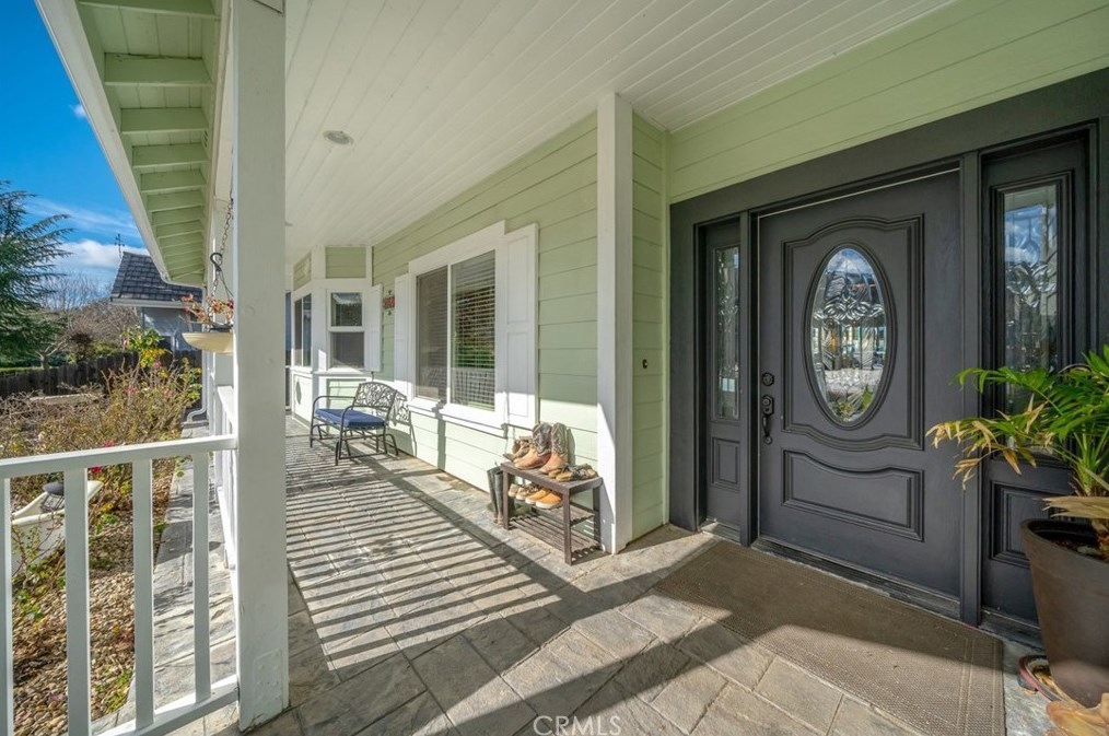 1857 Southfork Pl, Lake Nacimiento CA  93446-4260 exterior