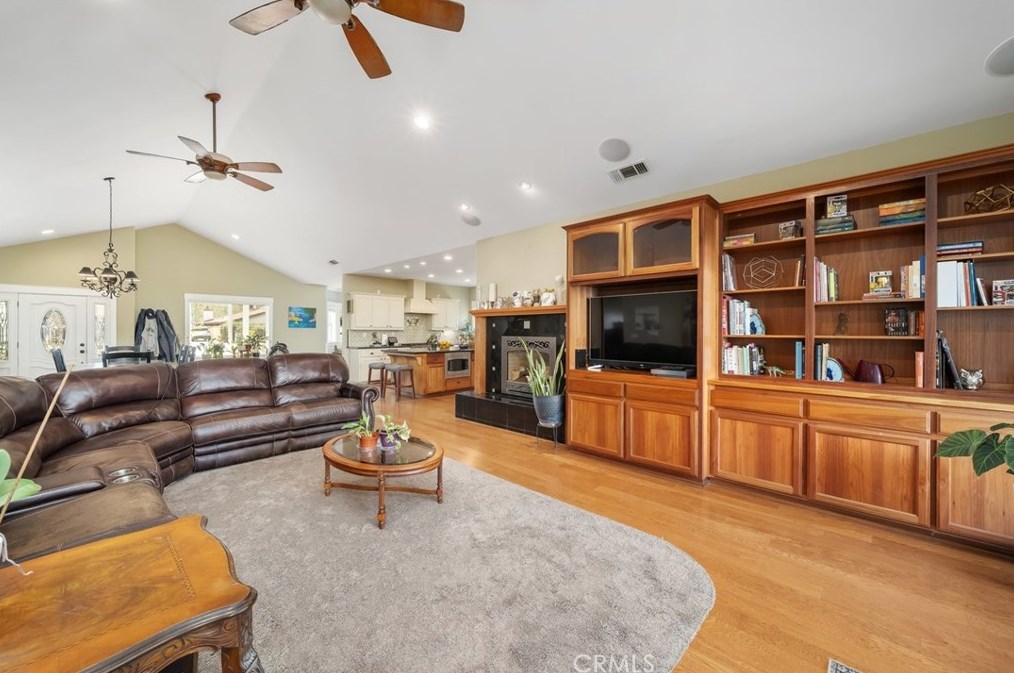 1857 Southfork Pl, Lake Nacimiento CA  93446-4260 exterior