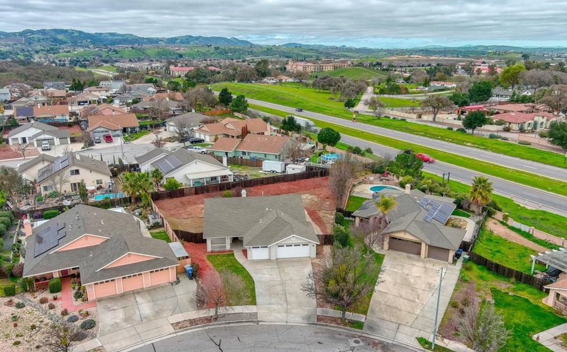 2307 Arciero Ct, Lake Nacimiento, CA 93446-6313
