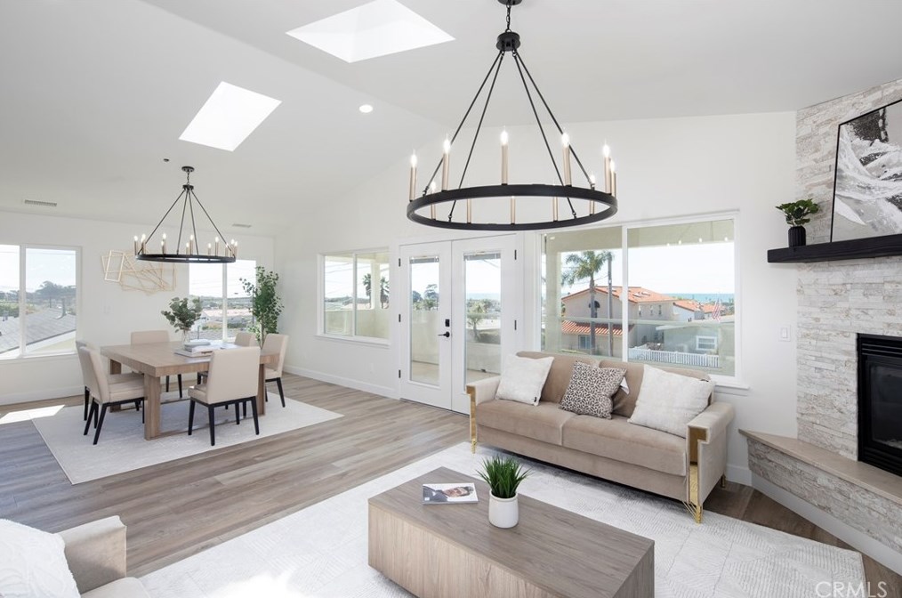 338 6th St, Pismo Beach CA  93433-1632 exterior