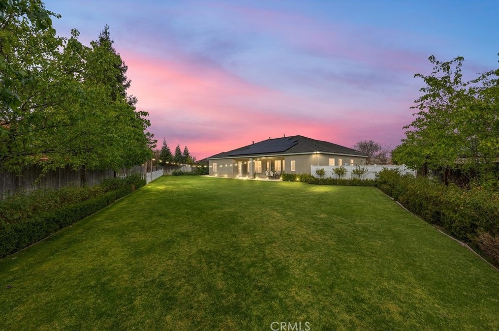 8203 Nine Iron Dr, Bakersfield, CA 93312-6189