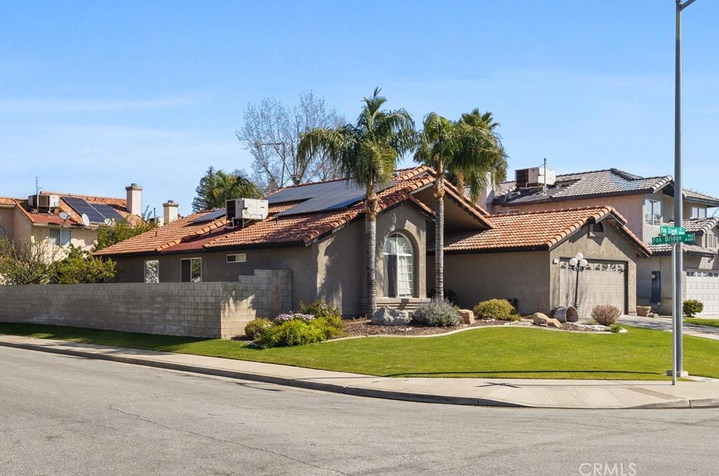 8712 Fox Creek Ct, Bakersfield, CA 93312-4014