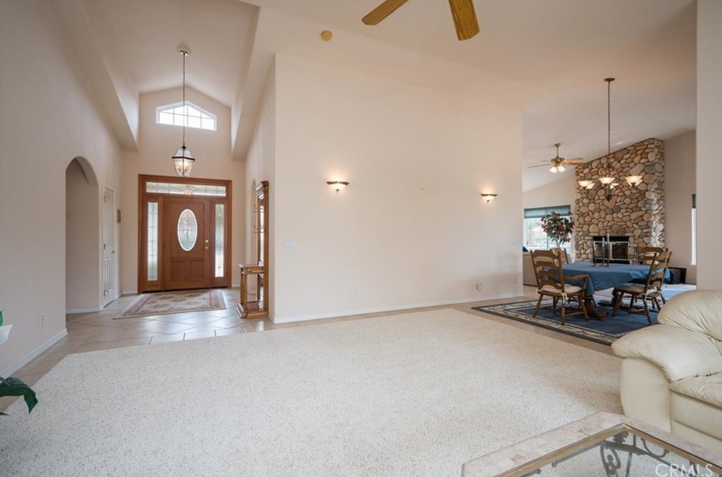 640 Sweet Donna Pl, Nipomo CA  93444-9364 exterior