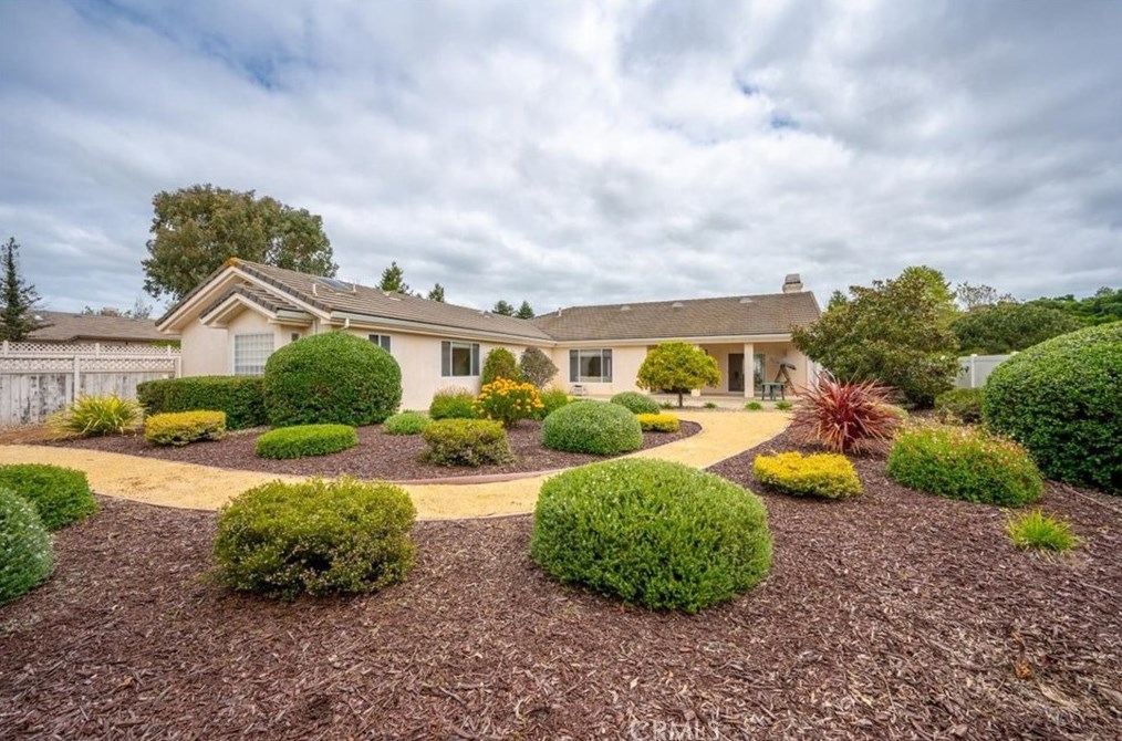 640 Sweet Donna Pl, Nipomo CA  93444-9364 exterior