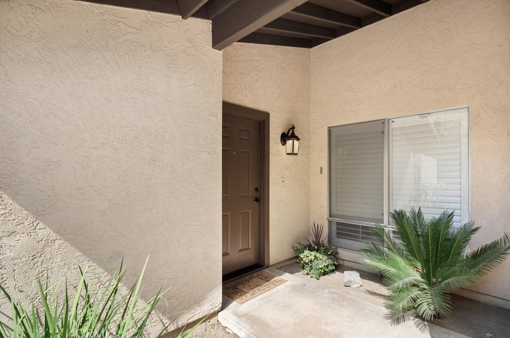 6700 Nottingham Ln, Bakersfield, CA 93309-8018