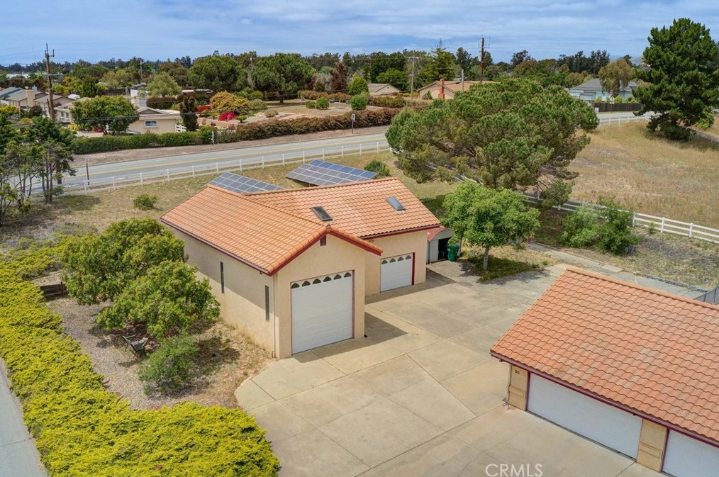 90 Eucalyptus Rd, Nipomo, CA 93444-9273