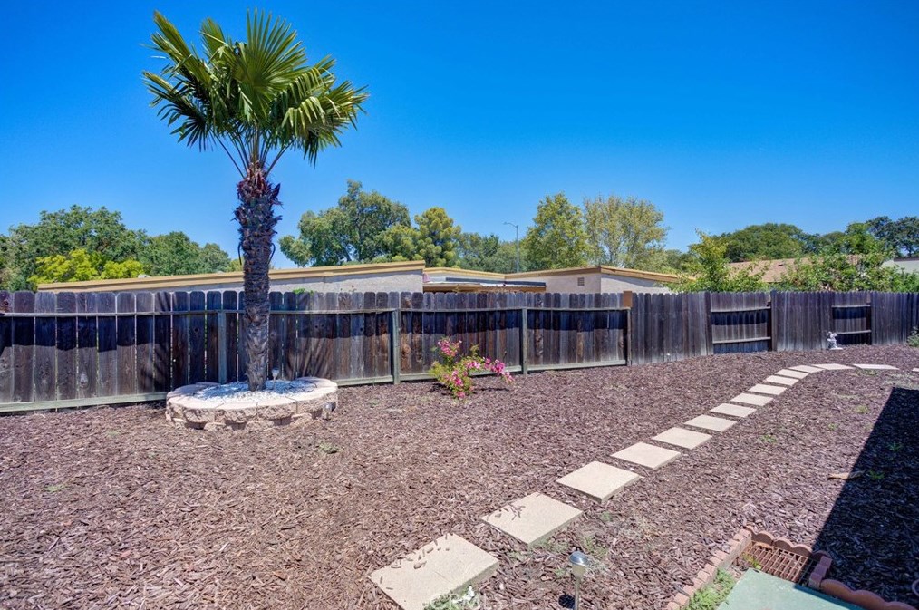 1613 Shepherd Dr, Lake Nacimiento CA  93446-3608 exterior