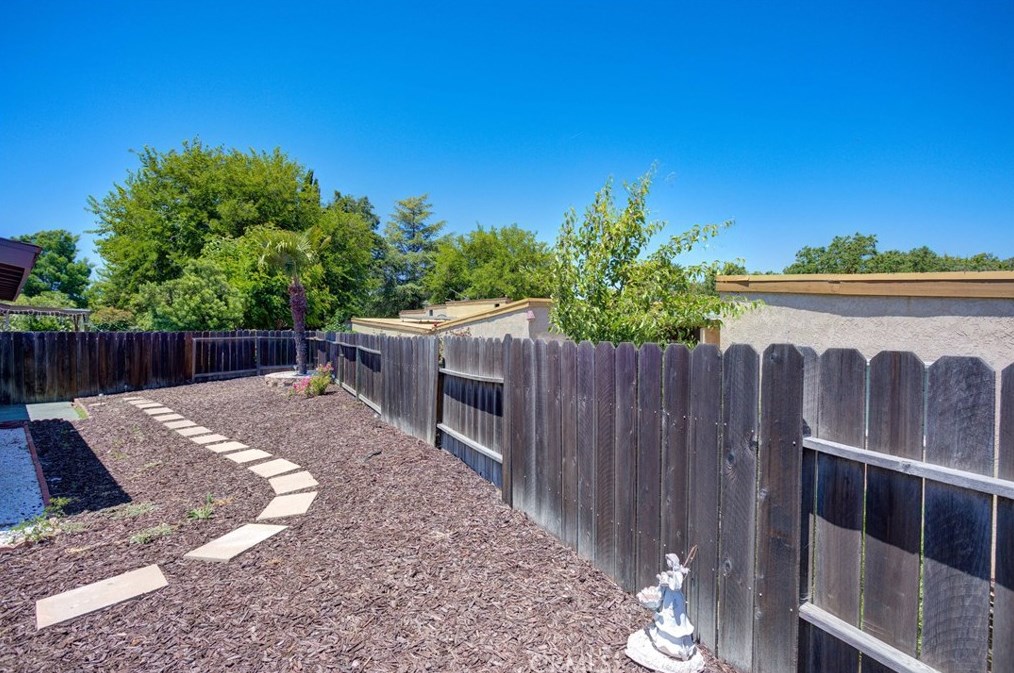 1613 Shepherd Dr, Lake Nacimiento CA  93446-3608 exterior