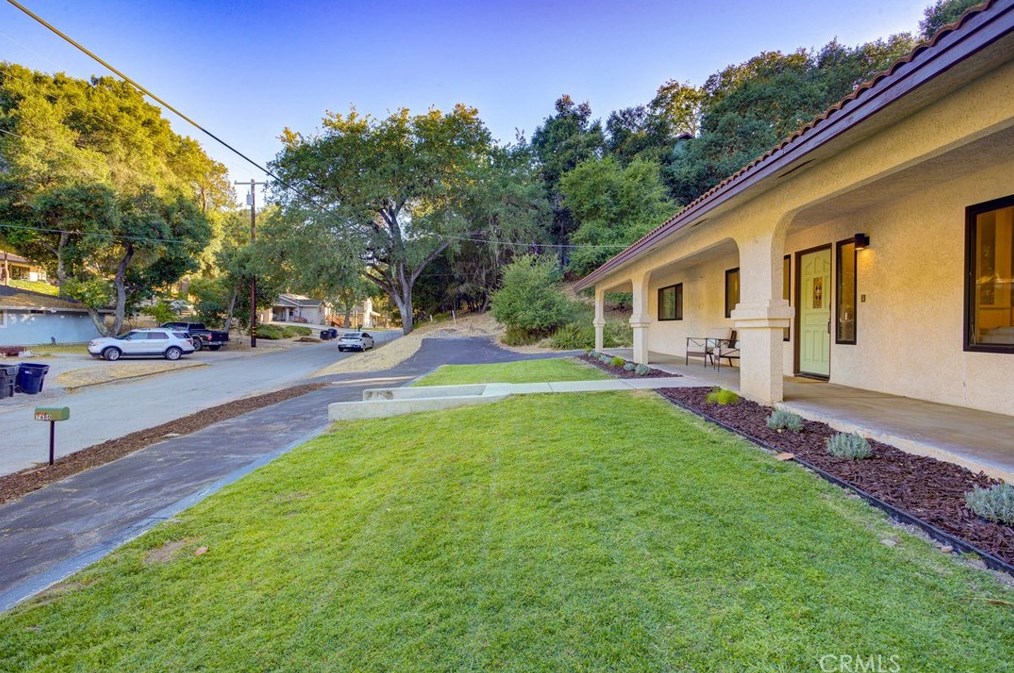 7680 San Marcos Rd, Atascadero CA  93422-4060 exterior
