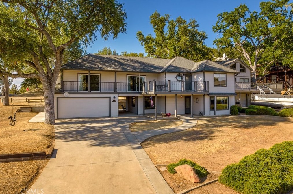 8790 Circle Oak Dr, Lake Nacimiento, CA 93426