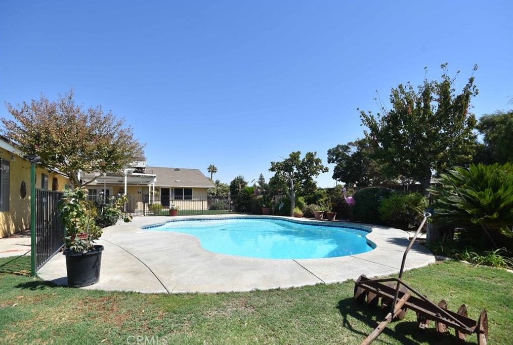 10301 Hageman Rd, Bakersfield CA  93312-2326 exterior