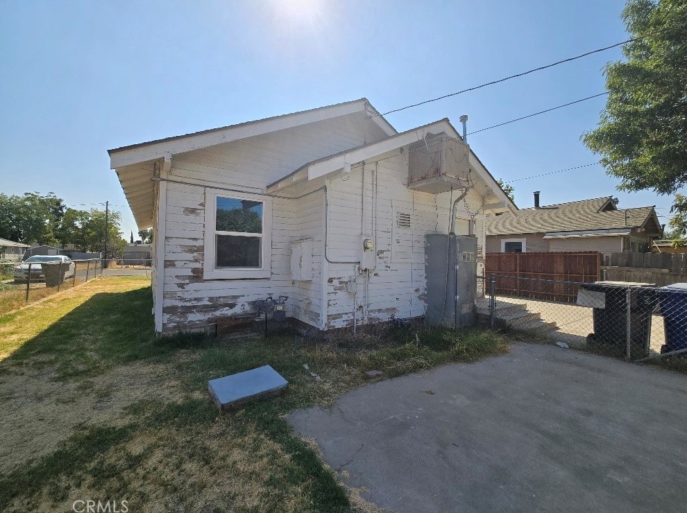 605 Locust St, Bakersfield, CA 93308