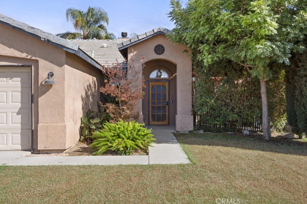 432 Dry Meadow Ln, Bakersfield, CA 93308-7825