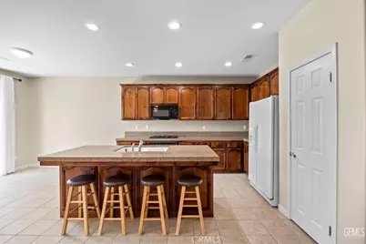 9509 Metropolitan Way, Bakersfield, CA 93311 - Photo 20