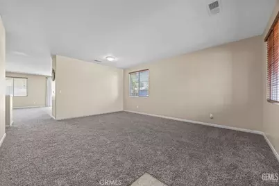 9509 Metropolitan Way, Bakersfield, CA 93311 - Photo 6