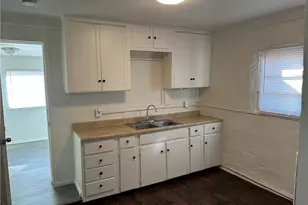 614 Woodrow, Bakersfield, CA 93308 - Photo 8