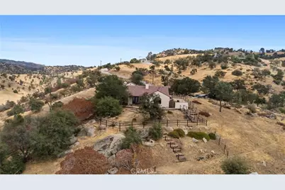 30721 Condor Place, Tehachapi, CA 93561 - Photo 8