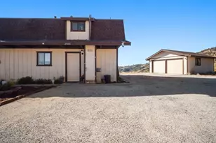 25001 Paramount Dr, Tehachapi, CA 93561 - Photo 38