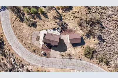 25001 Paramount Drive, Tehachapi, CA 93561 - Photo 2