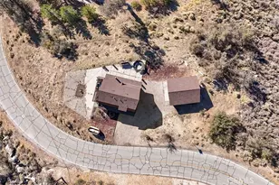 25001 Paramount Dr, Tehachapi, CA 93561 - Photo 2