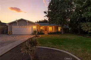 1927 S Chinowth St, Visalia, CA 93277 - Photo 2