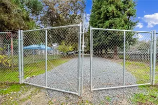 18701 Lort Dr, Visalia, CA 93292 - Photo 44