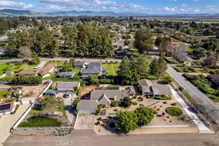 340 N Las Flores Dr, Nipomo, CA 93444 - Photo 2