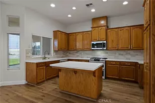 2537 Ollie Ct, Bakersfield, CA 93314 - Photo 8