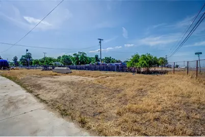 5915 Weedpatch, Bakersfield, CA 93307 - Photo 4