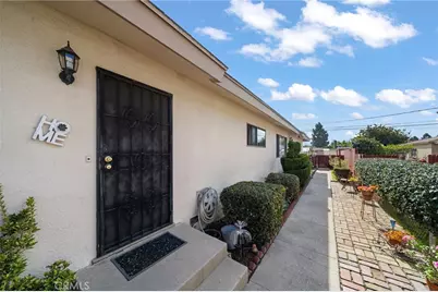 1422 E Mauretania, Wilmington, CA 90744 - Photo 4