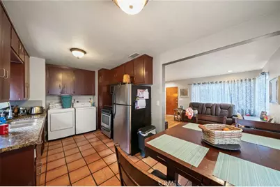 1422 E Mauretania, Wilmington, CA 90744 - Photo 10