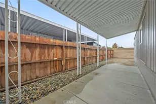 335 Hickorywood Ln, Bakersfield, CA 93308 - Photo 34