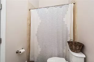 321 N Preston, Visalia, CA 93291 - Photo 28