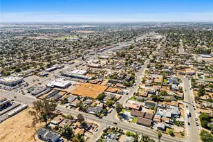 3826 Oregon, Bakersfield, CA 93306 - Photo 10