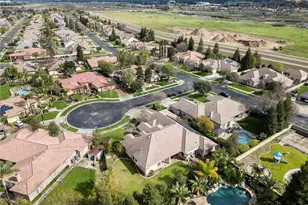 205 Somerford Ct, Bakersfield, CA 93312 - Photo 8