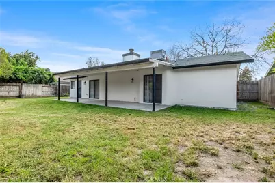 1828 S Hillcrest, Visalia, CA 93292 - Photo 22