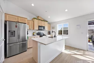 807 Potts Point Way, Bakersfield, CA 93307 - Photo 14