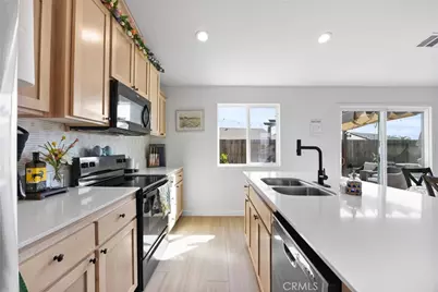 807 Potts Point Way, Bakersfield, CA 93307 - Photo 10