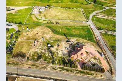 9446 Kern River, Bakersfield, CA 93308 - Photo 2