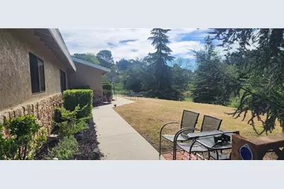 6055 Flores, Atascadero, CA 93422 - Photo 2