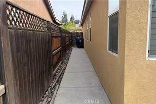 331 Hollyhill Dr, Bakersfield, CA 93312 - Photo 32