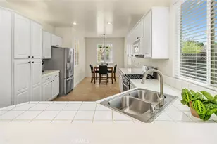 331 Hollyhill Dr, Bakersfield, CA 93312 - Photo 12