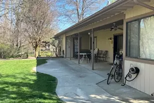 30081 Jamaica Dunes Dr, Tehachapi, CA 93561 - Photo 2